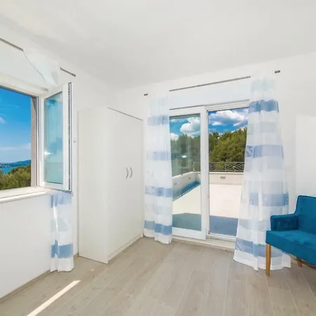 Villa Holiday Trogir-ciovo Goldy *