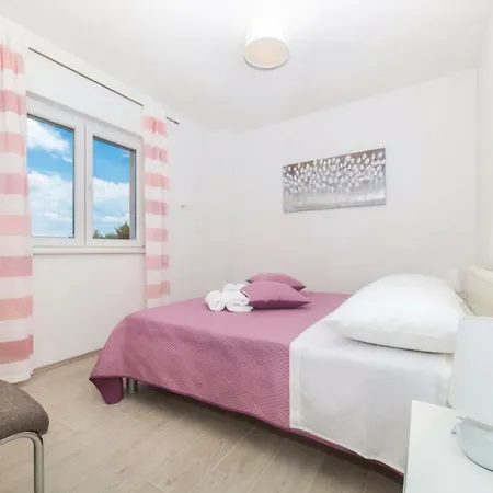 Holiday Trogir-ciovo Goldy Villa